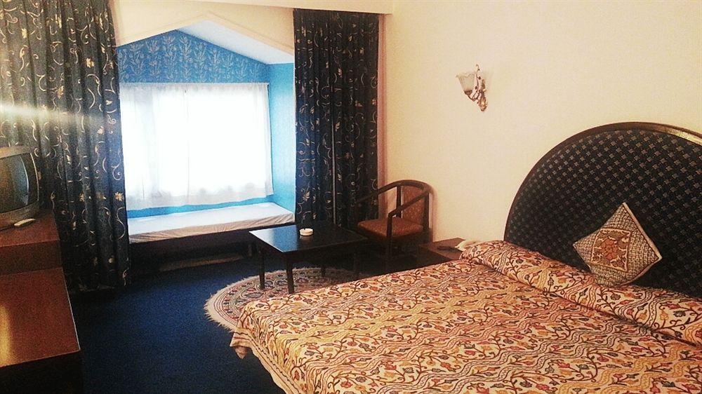 שימלה Royal Jardin Whistling Pines Resort מראה חיצוני תמונה