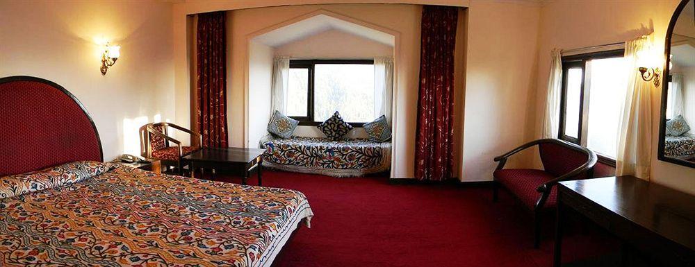 שימלה Royal Jardin Whistling Pines Resort מראה חיצוני תמונה