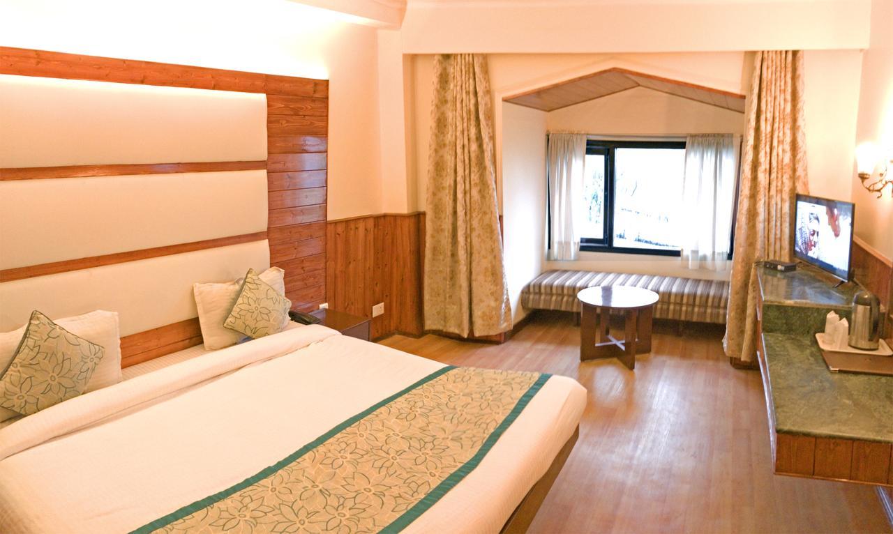 שימלה Royal Jardin Whistling Pines Resort מראה חיצוני תמונה