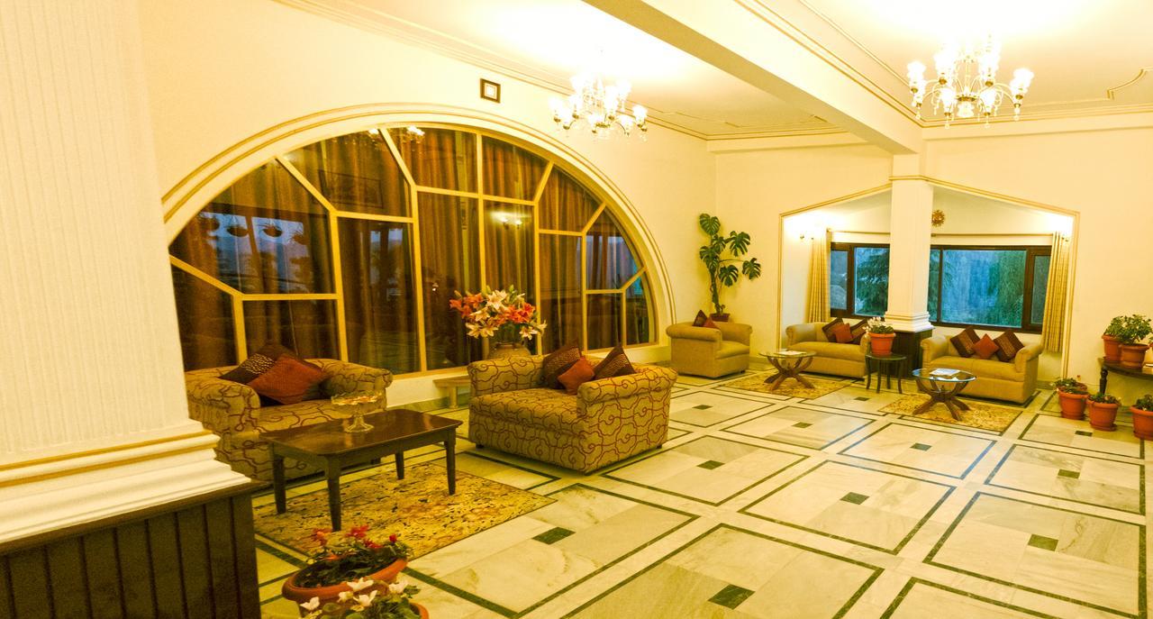 שימלה Royal Jardin Whistling Pines Resort מראה חיצוני תמונה