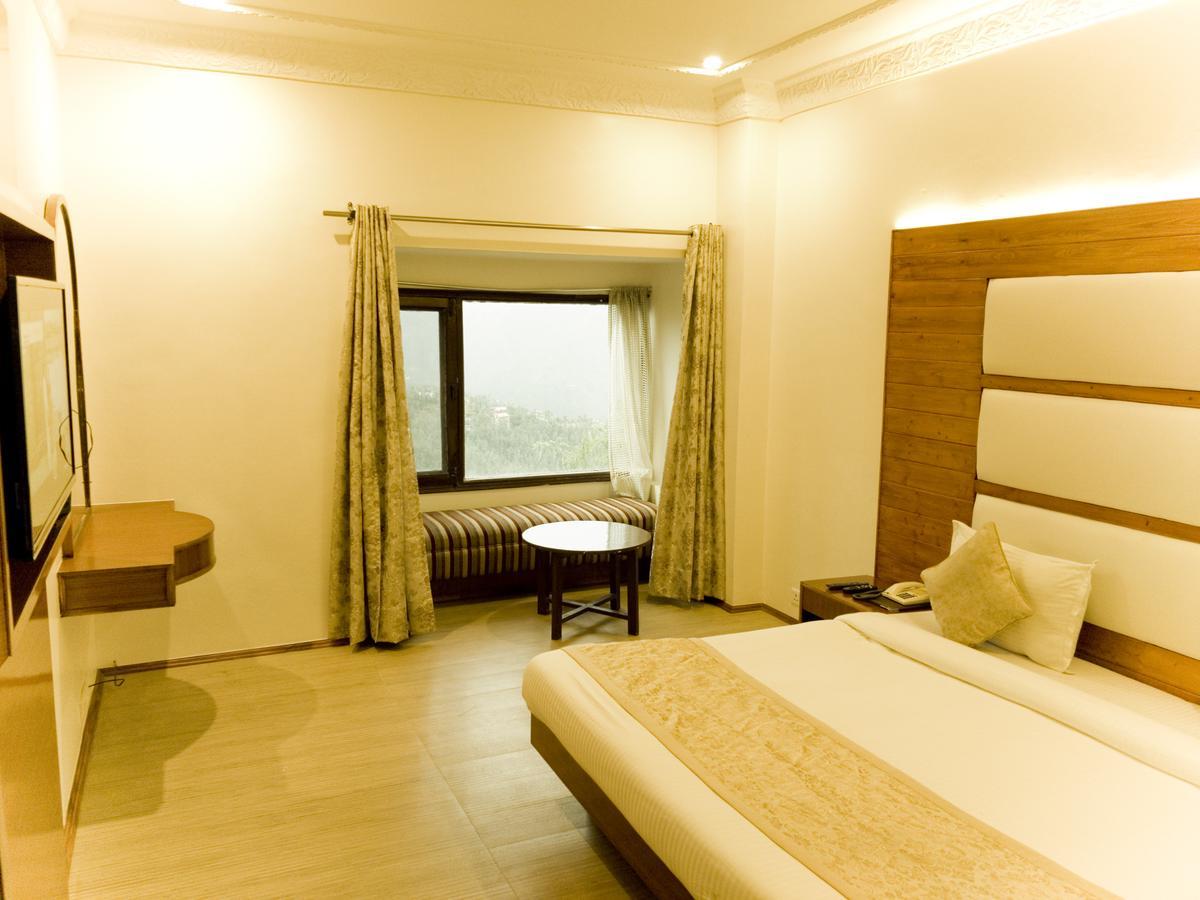 שימלה Royal Jardin Whistling Pines Resort מראה חיצוני תמונה