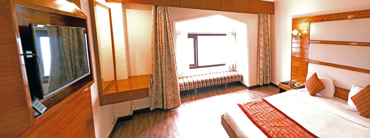 שימלה Royal Jardin Whistling Pines Resort מראה חיצוני תמונה