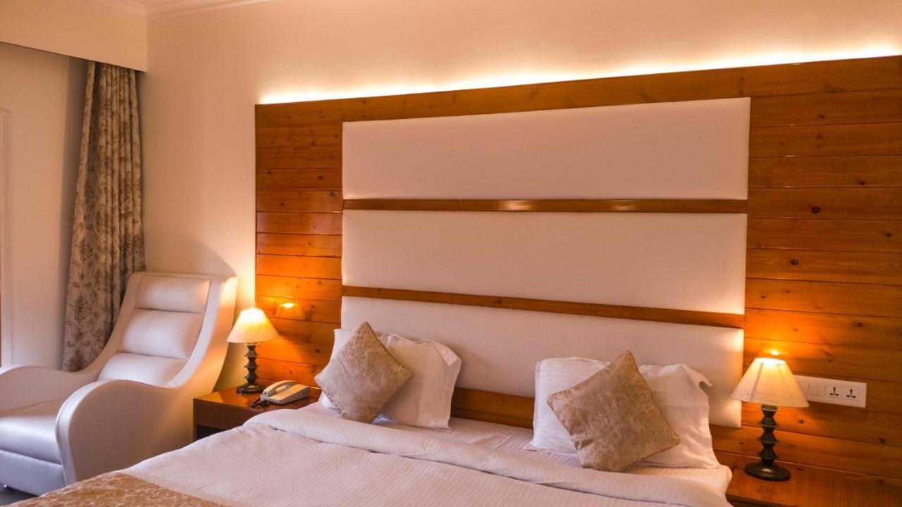 שימלה Royal Jardin Whistling Pines Resort מראה חיצוני תמונה