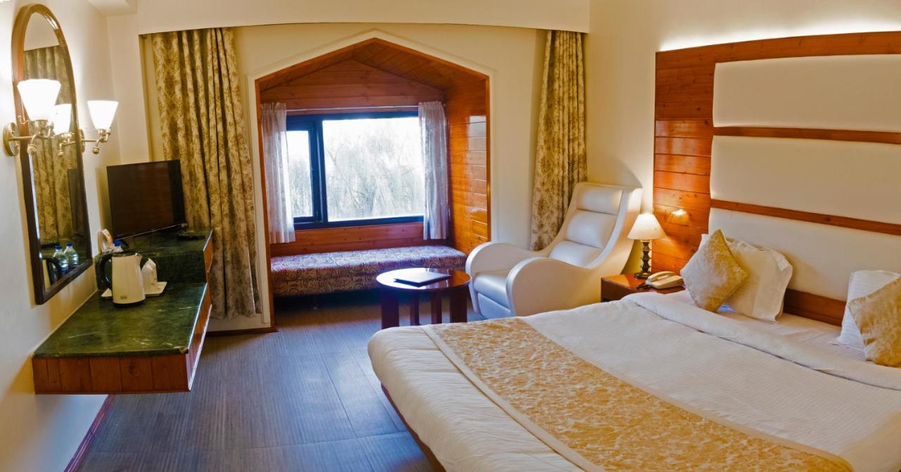 שימלה Royal Jardin Whistling Pines Resort מראה חיצוני תמונה